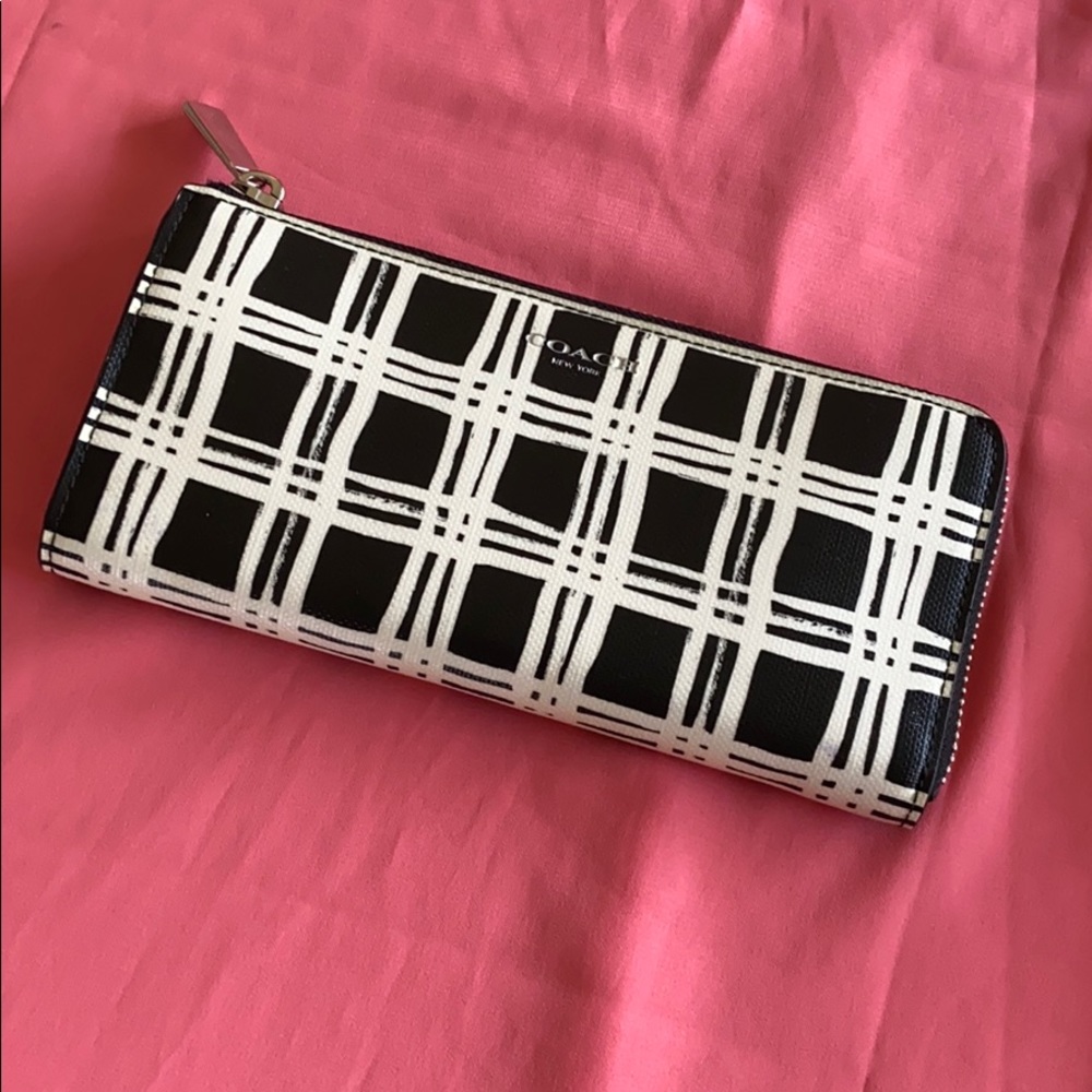 New Leather Coach Wallet